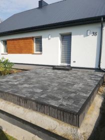 Prace brukarskie, układanie kostki brukowej