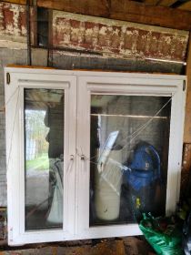 Sprzedam okno dwuskrzydłowe z roletą