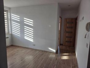 Mieszkanie dwa pokoje salon piwnice Żeromskiego 8