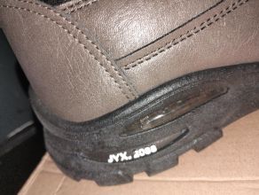 Sprzedam nowe męskie buty