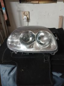 Lampa przednia Prawa Reno Clio 2