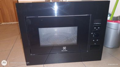 Sprzedam mikrofalówkę do zabudowy