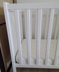 Łóżeczko dziecięce z komodą