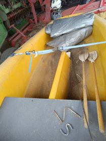 Łódka z silnikiem Yamaha i przyczepka