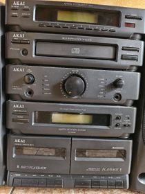 Wieża AKAI AC-MX92 wraz z kolumnami