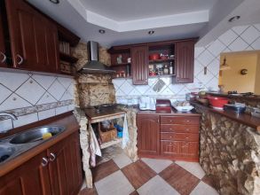 Meble na sprzedaż (meble kuchenne, sofa, fotele, stół)