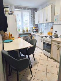 Na sprzedaż mieszkanie 3-pokoje/ parter