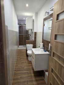 Mieszkanie piwnice dwa pokoje salon kuchnia umeblowana