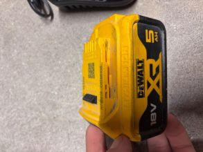 Nowa bateria 5ah i ładowarka dewalt