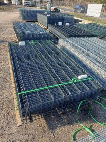 Panele ogrodzeniowe.