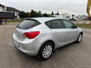 Opel Astra 1.4 BENZYNA Automat Klimatronik Nawigacja Ledy