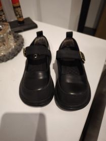 Sprzedam buciki dziecięce toż.27