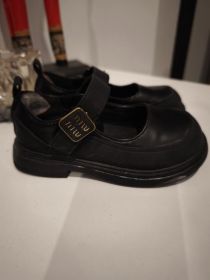 Sprzedam buciki dziecięce toż.27