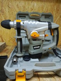 Mlotowiertarka- młot 1500w