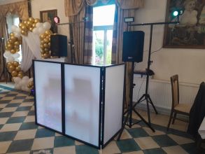 Dj, nagłośnienie i oświetlenie. Oprawa muzyczna imprez