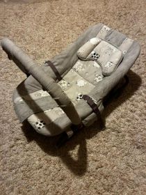 Leżaczek dla dziecka