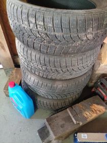 Komplet opon zimowych kormoran 195/55/15