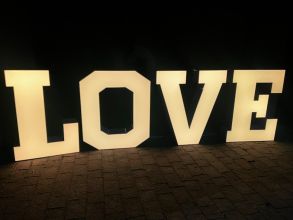 Wynajmę napis ledowy LOVE