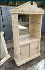 Zestaw pięknych mebli greckich.