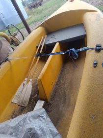 Łódka z silnikiem Yamaha i przyczepka