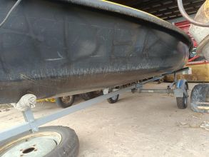 Łódka z silnikiem Yamaha i przyczepka