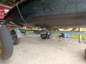 Łódka z silnikiem Yamaha i przyczepka