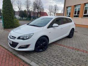 Opel Astra J lift bogata Navi.alu felgi 18