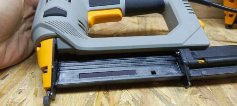 Gwoździarka elektryczna