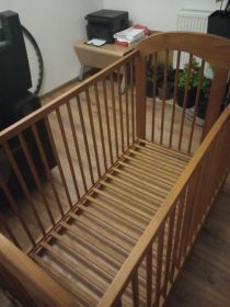 Sprzedam łóżeczko dziecięce