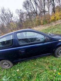 Toyota yaris 1,0 2001 bezyna