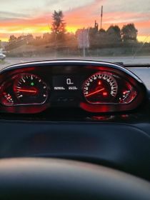 Sprzedam peugeot 208