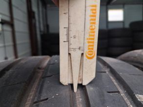 Opony Goodyear 225/40/19 bieżnik 7mm rocznik 2020