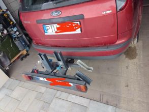 Bagażnik rowerowy z solidnym mocowaniem