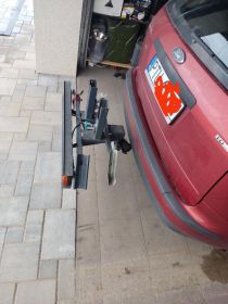 Bagażnik rowerowy z solidnym mocowaniem