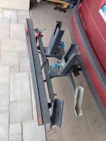 Bagażnik rowerowy z solidnym mocowaniem