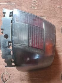 Sprzedam tylnia prawa lampę A4 b5