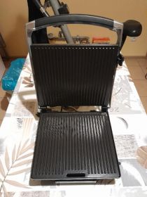 Grill kontaktowy SPM2000 E2 2000W. Nowy