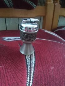 Sprzedam zapalniczkę srebrna