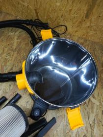 Odkurzacz przemysłowy na sucho i mokro