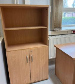 Zestaw mebli biurowych