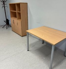 Zestaw mebli biurowych