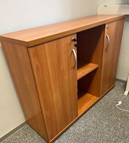 Zestaw mebli biurowych