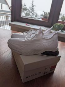 Sprzedam białe buty damskie r 38