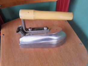 Zabytkowe stare żelazko elektryczne !