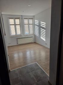 Mieszkanie dwa pokoje salon piwnice garaż centrum