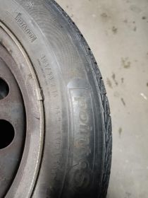 Sprzedam komplet opony felgi kołpaki