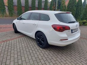 Opel Astra J lift bogata Navi.alu felgi 18