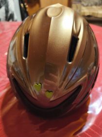 Sprzedam kaski narciarskie widoczne na...