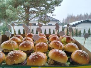 Stół z przekąskami