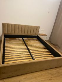 Łóżko tapicerowane